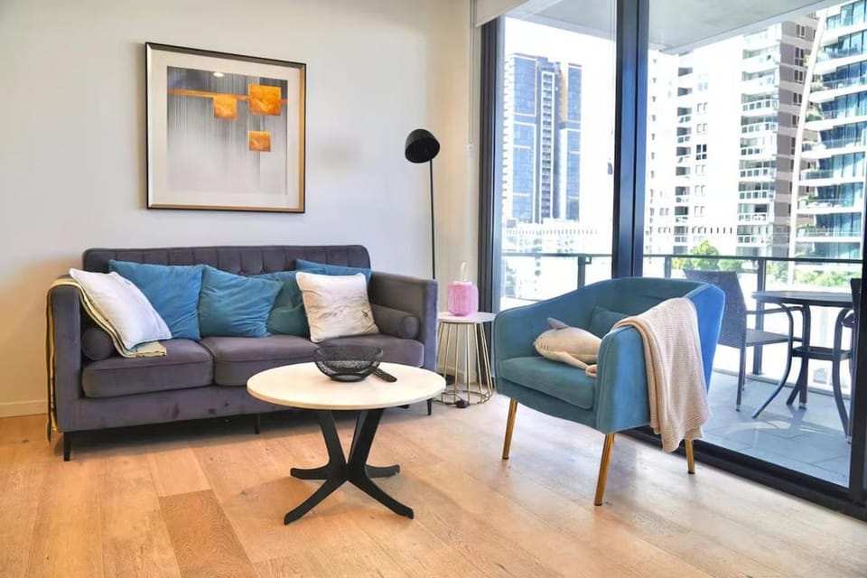 Convenient to ALL Urban Living by Private Host Apartment in Brisbane City