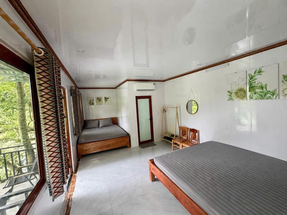Photo of the whole room, Bedroom