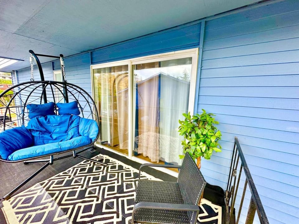 Chic Townhome - Your cozy haven awaits in Lynnwood Apartment in Lynnwood