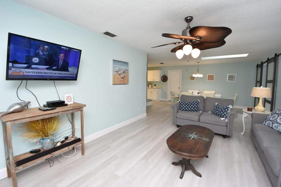 Stunning Fenced Home with Heated Pool & Hot Tub House in Palm Coast