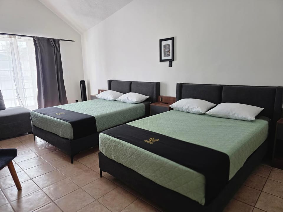 24 Habitación doble cama Vacation rental in Leon