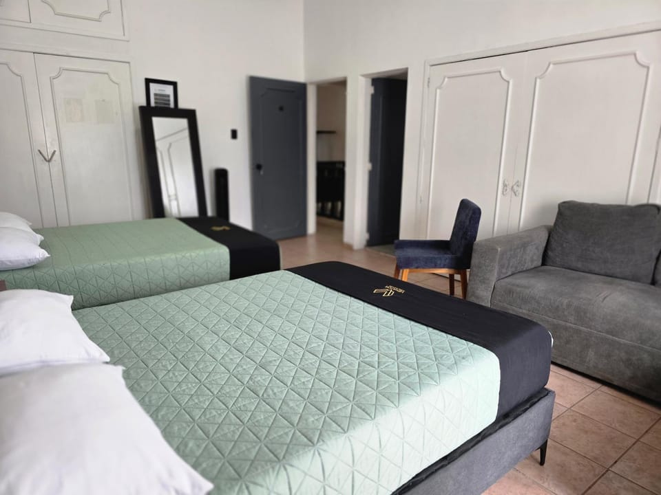 24 Habitación doble cama Vacation rental in Leon