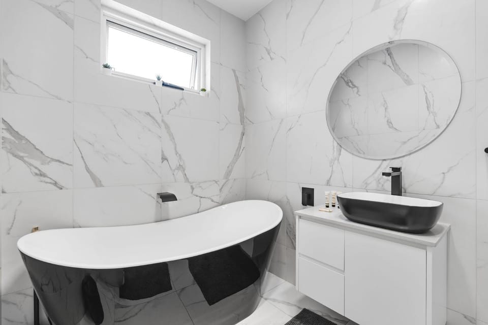 Spacious Lidcombe Lux mins to Sydney Olympic Park House in Lidcombe