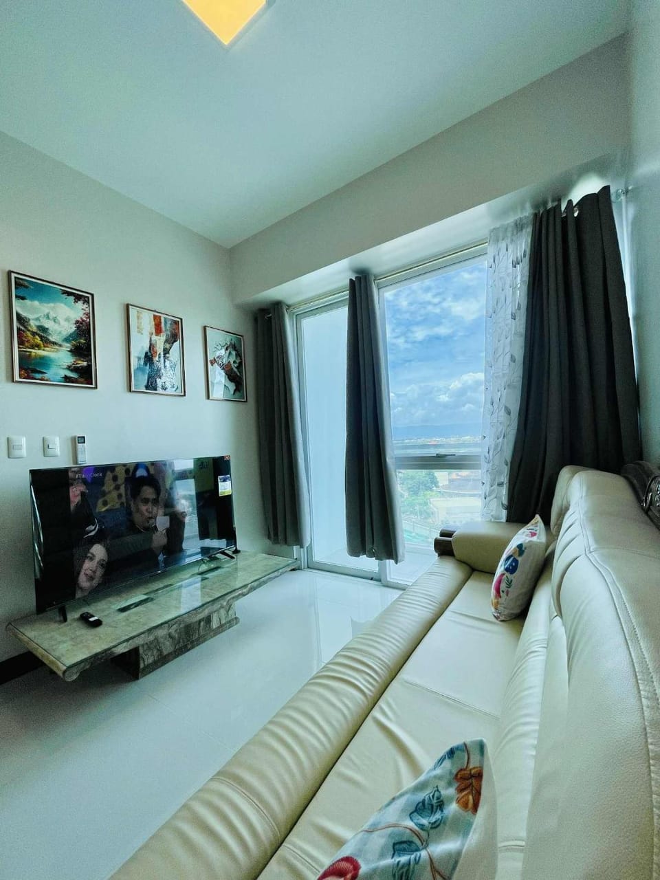 mactan newtown cozy room with wifi and pool access that you can enjoy Apartment in Lapu-Lapu City