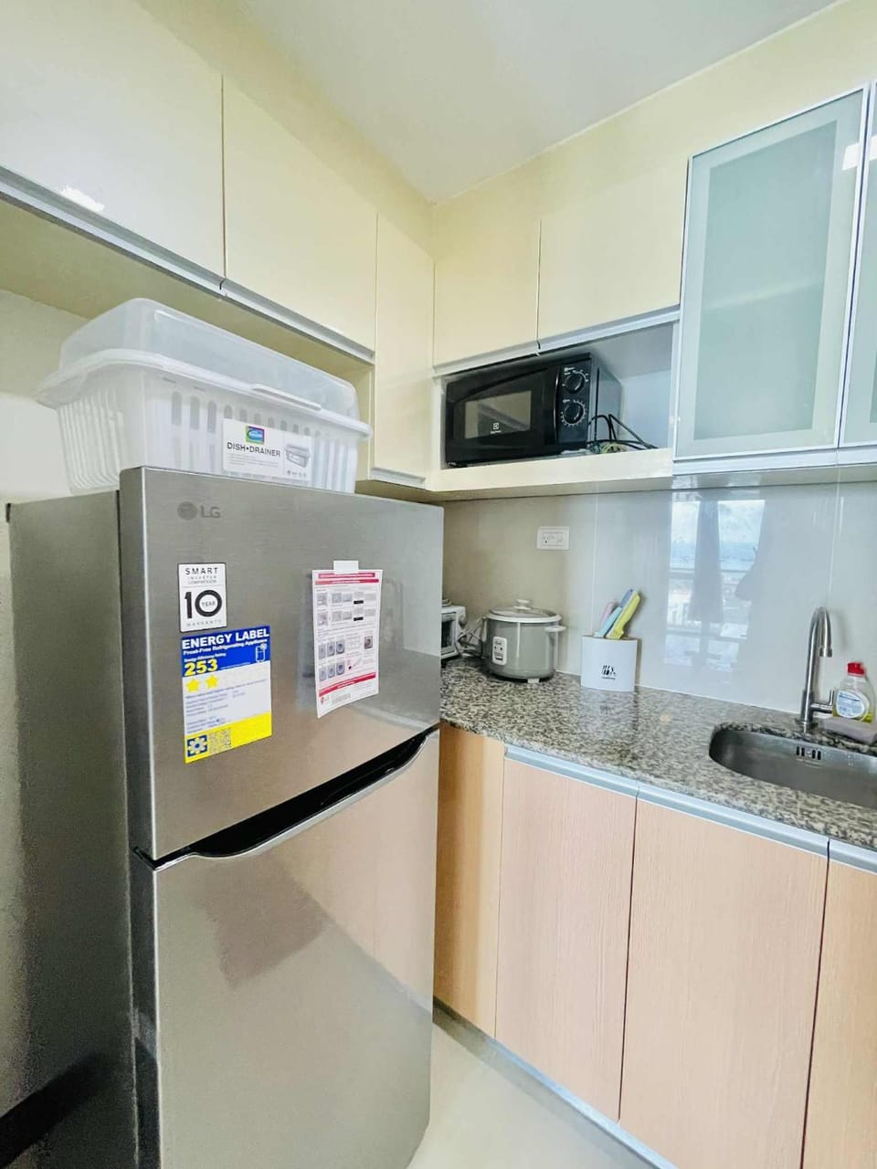 mactan newtown cozy room with wifi and pool access that you can enjoy Apartment in Lapu-Lapu City