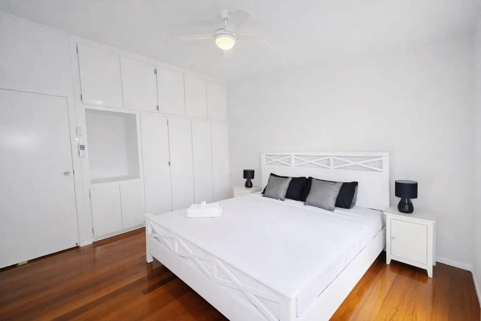 Modern 2BR in Highgate Hill near Brisbane CBD Apartment in Brisbane