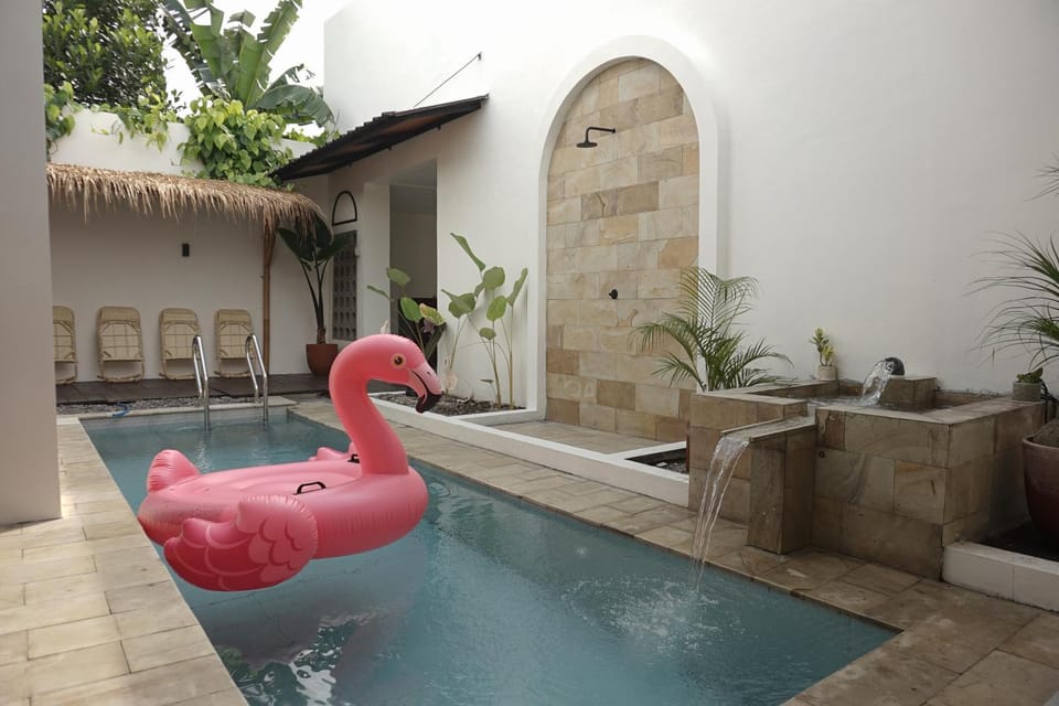 Swimming pool
