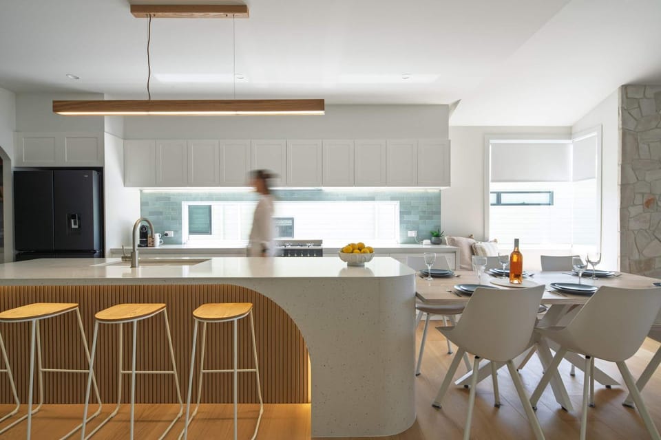 Kitchen or kitchenette, Dining area, oven, stove