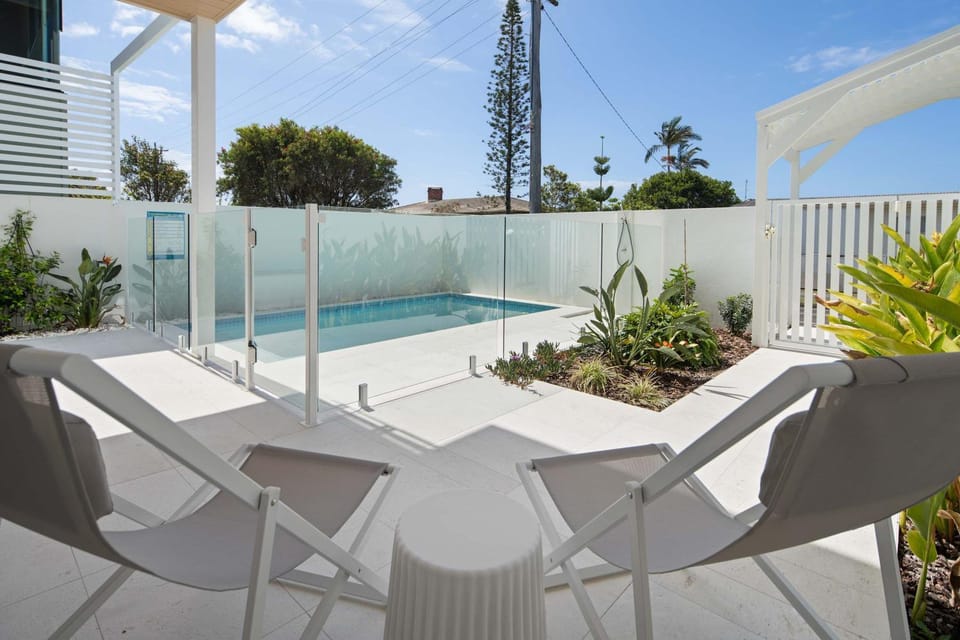 Patio, Balcony/Terrace, Pool view, Swimming pool, sunbed