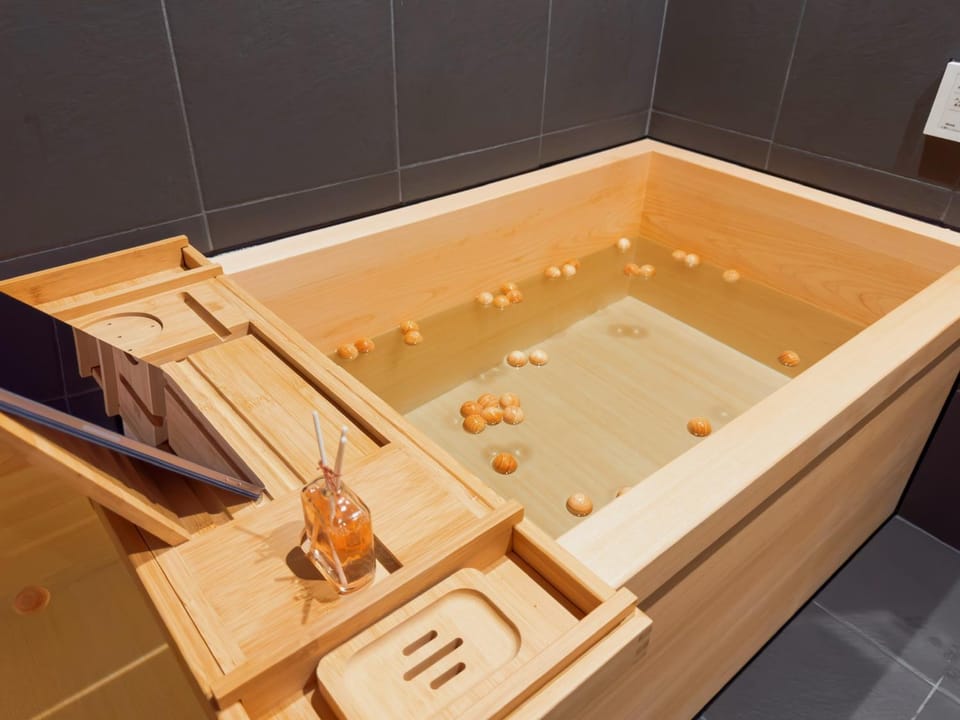 Hot Tub, Hot Tub, Bath