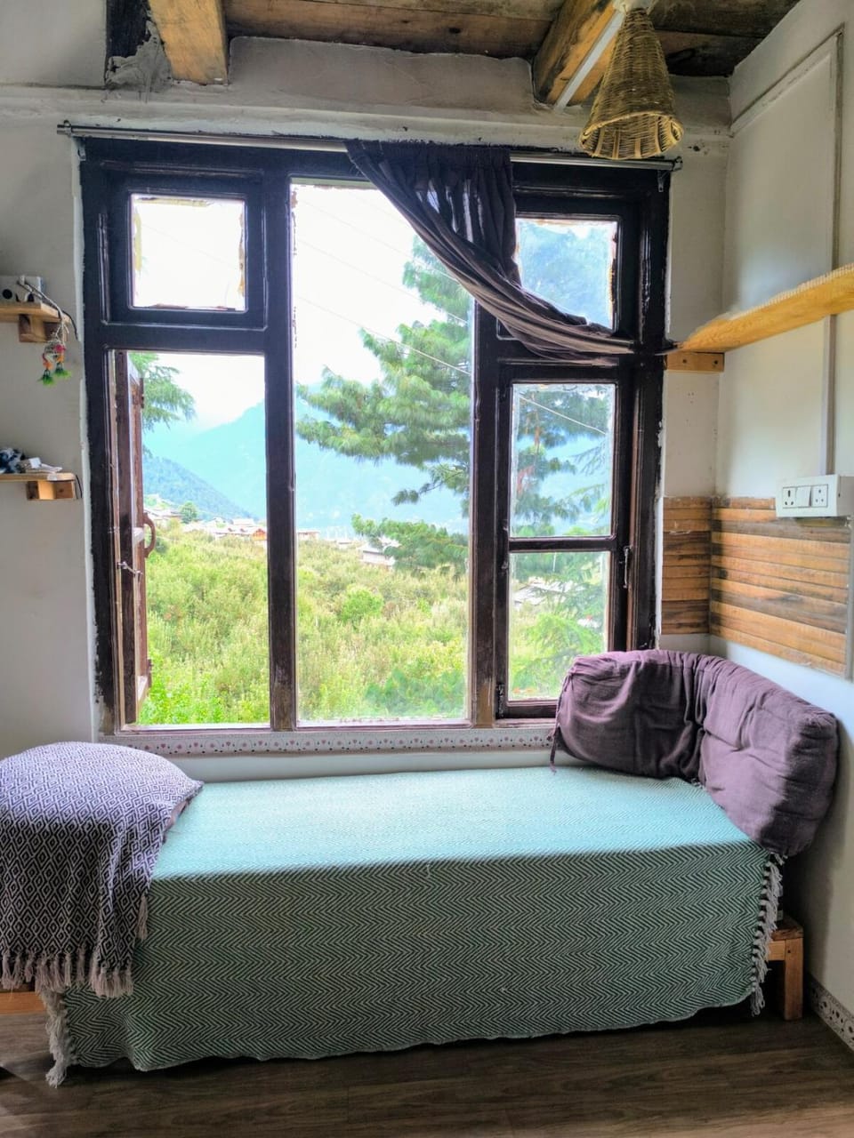 Bed, Living room