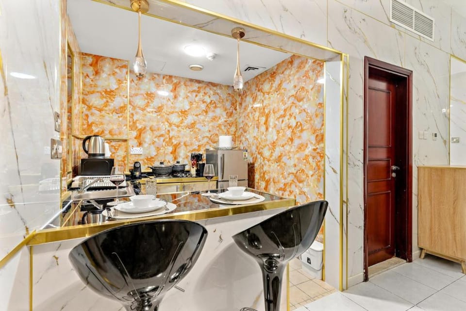 FIRST CLASS Studio Cozy Marble Elegance Apartment in Dubai
