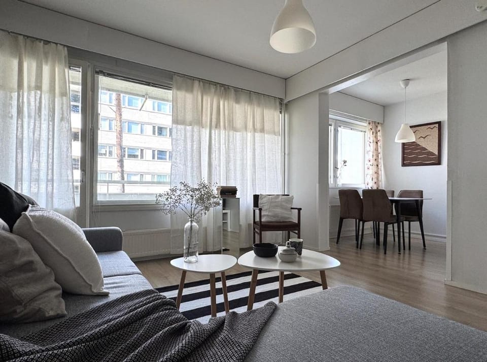 Tilava autopaikallinen kolmio sairaalan vieressä Apartment in Finland