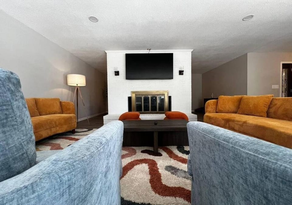 TV and multimedia, Living room, Seating area