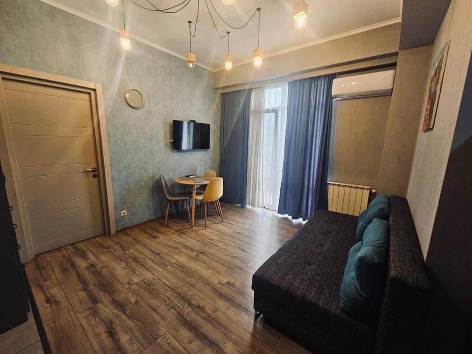 TV and multimedia, Living room, Seating area, Dining area, heating, heating, air conditioner