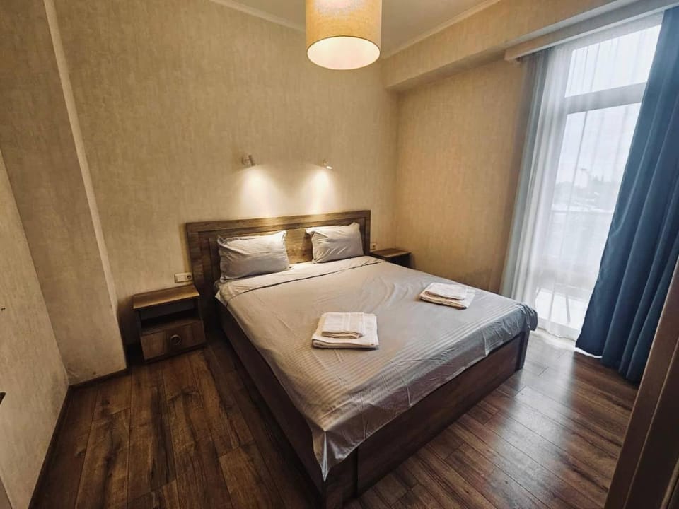 Bed, Bedroom, towels, towels