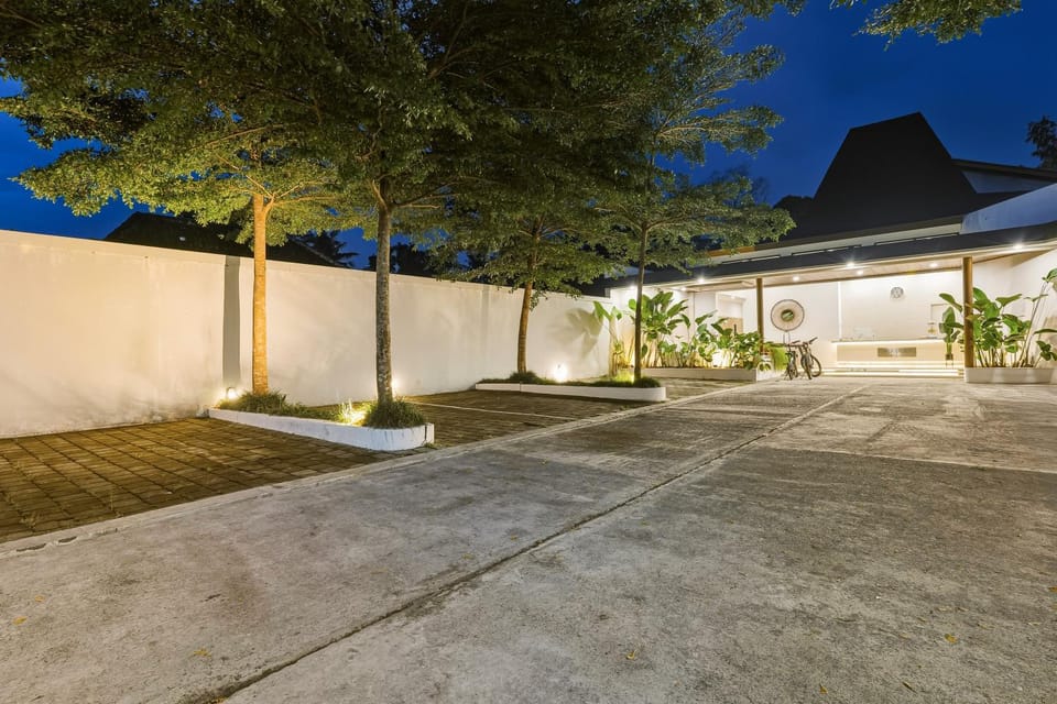 Property building, Garden