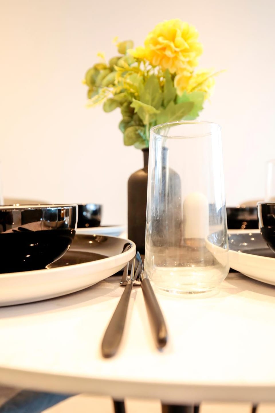 Modern 2 Bed, 2 Bath Apt with Ensuite By Avalora Short Lets & Serviced Accommodation Salford, Near Tram Central Manchester, Train station, Parking Apartment in Salford