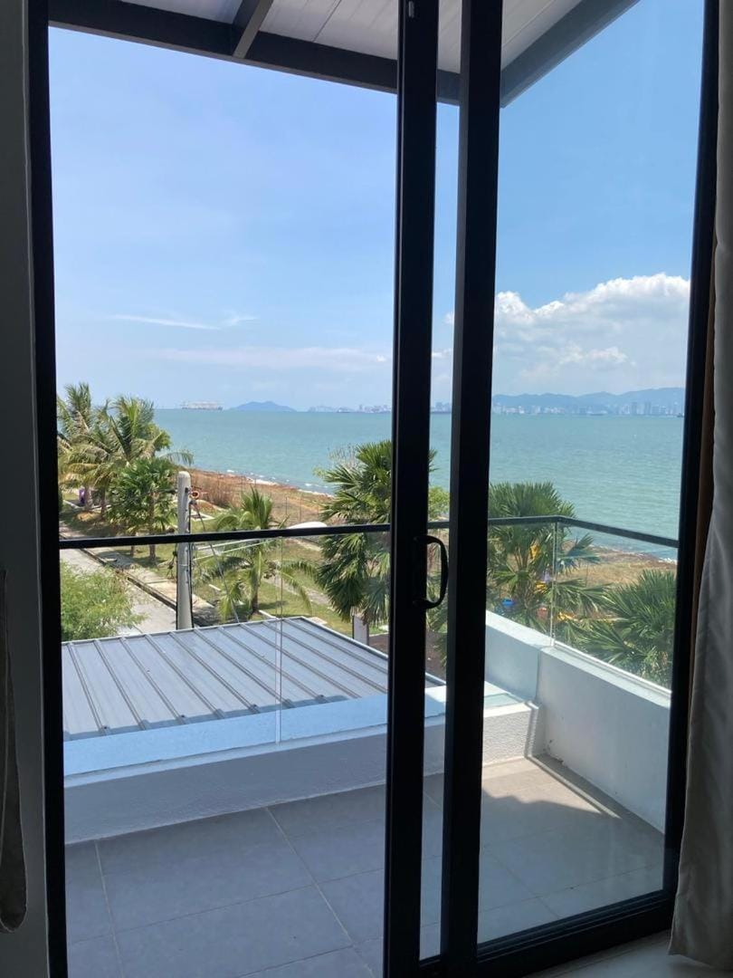 Mega Seaview Escape - Butterworth Penang House in Penang