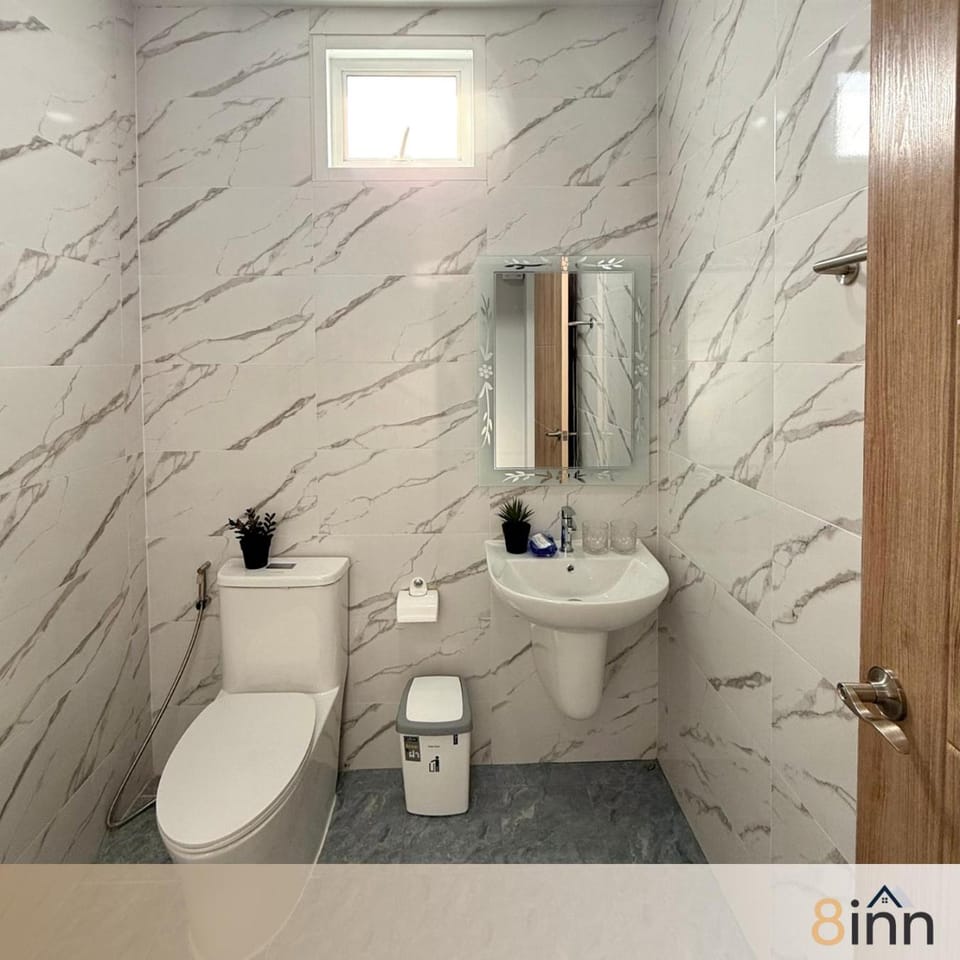 Toilet, Bathroom