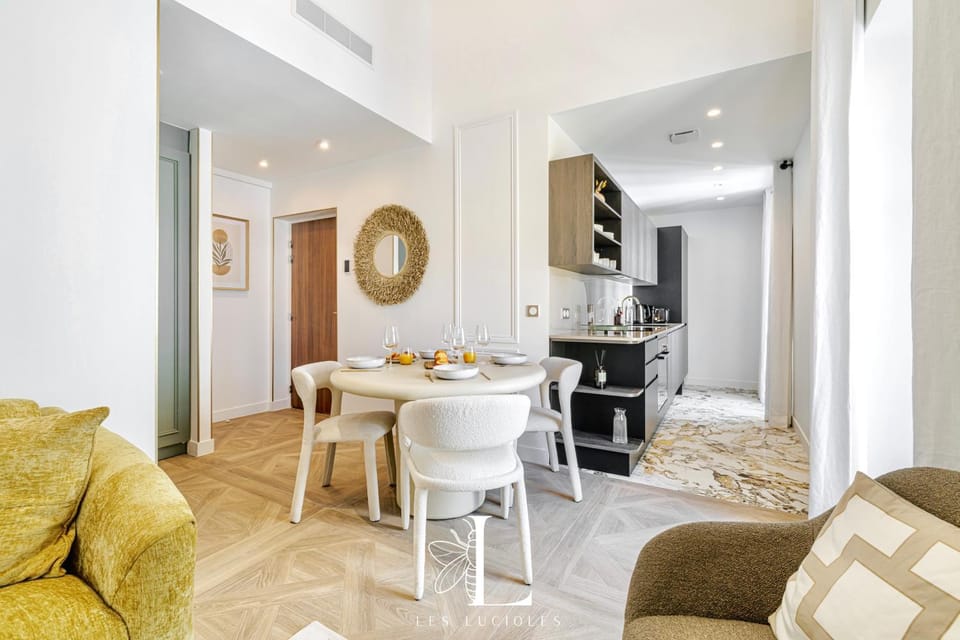 Dining area, kitchen