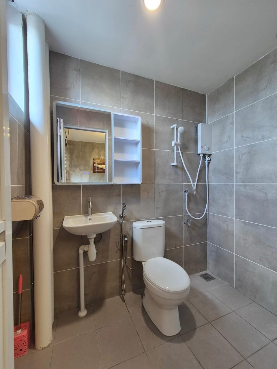 Shower, Toilet, Bathroom