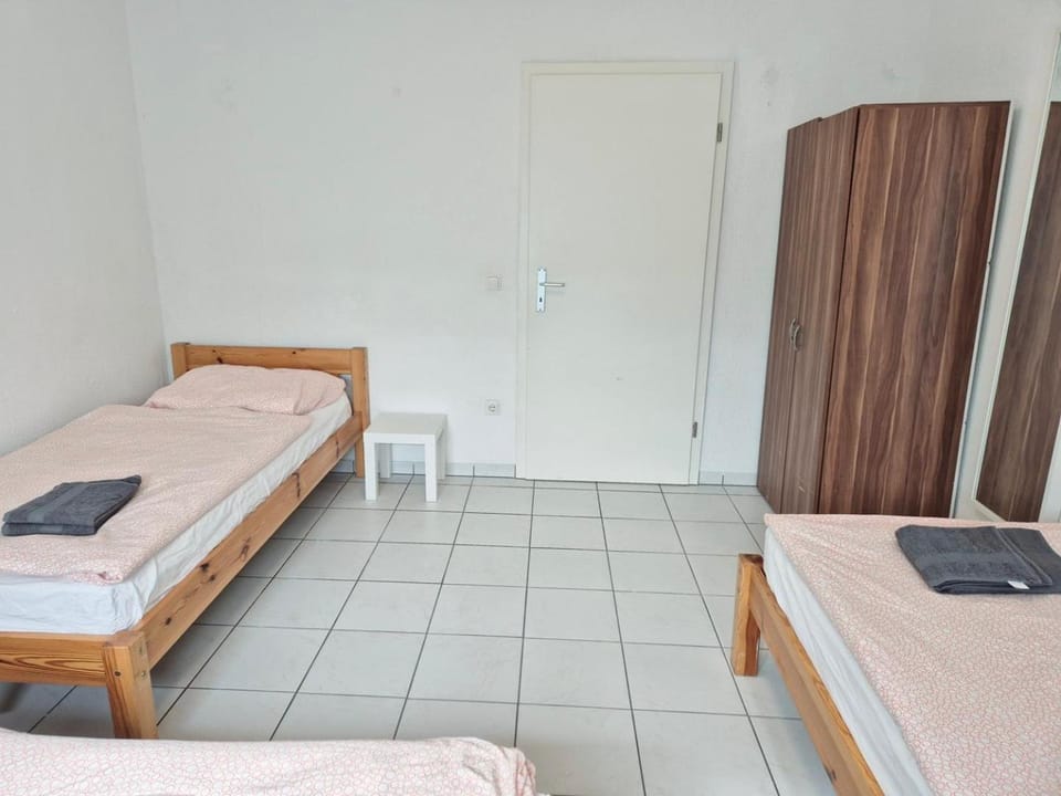 Photo of the whole room, Bedroom, towels, wardrobe