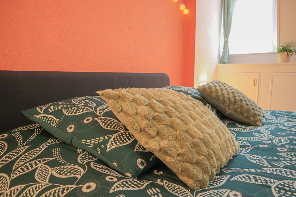 Bed, Photo of the whole room, Bedroom