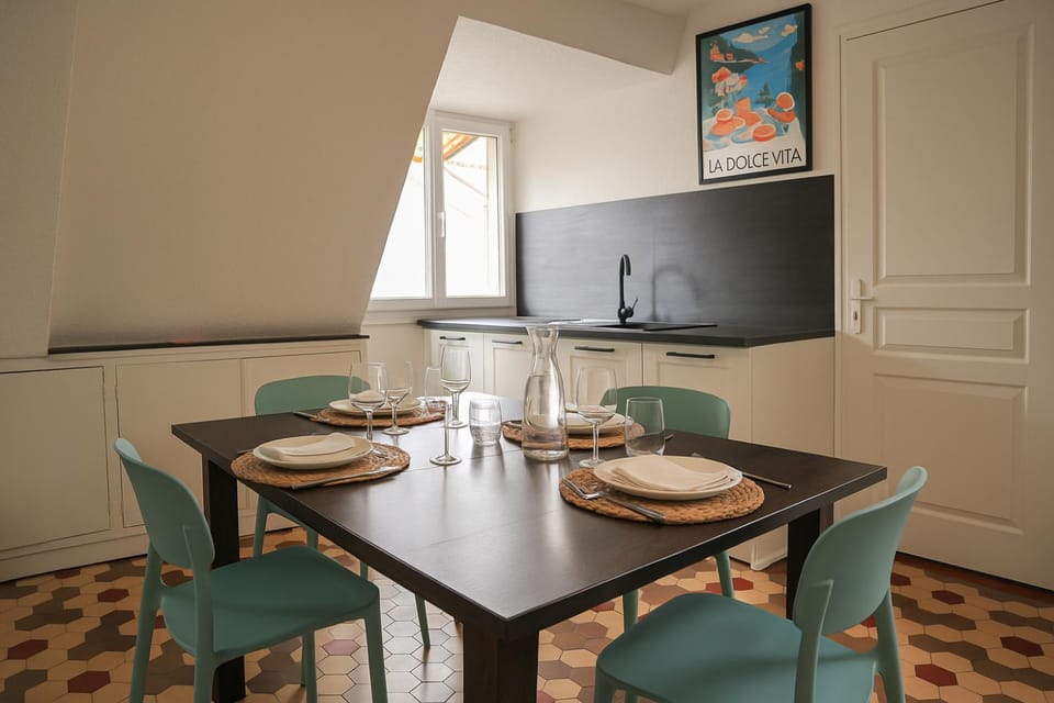 Dining area, kitchen