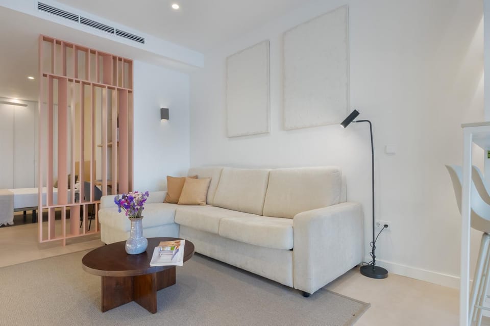 Living room, Seating area, air conditioner