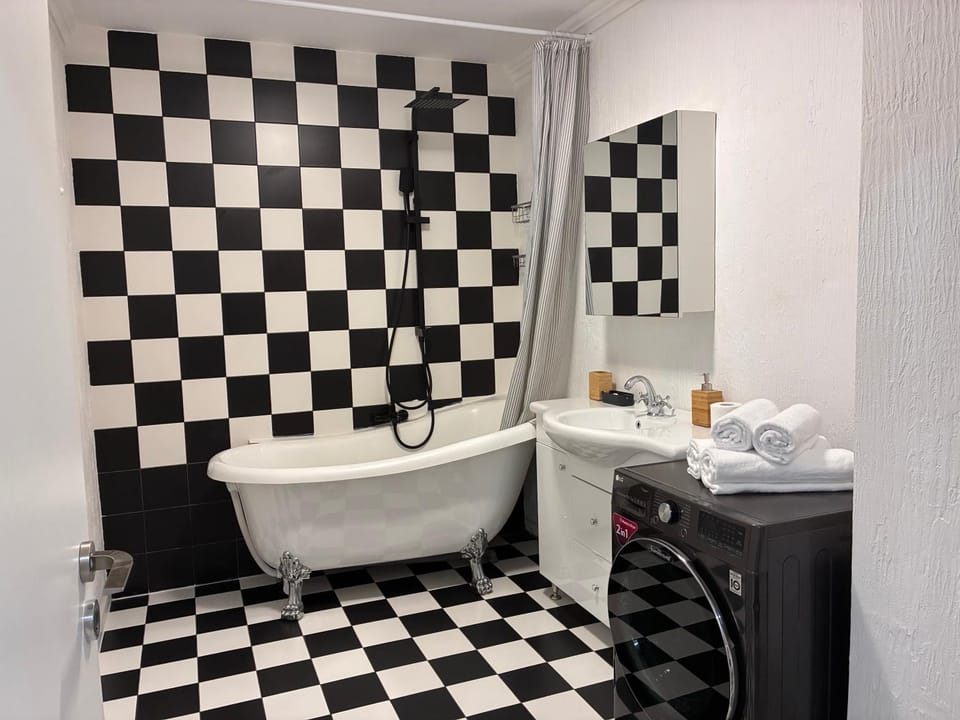 Bathroom, Bath