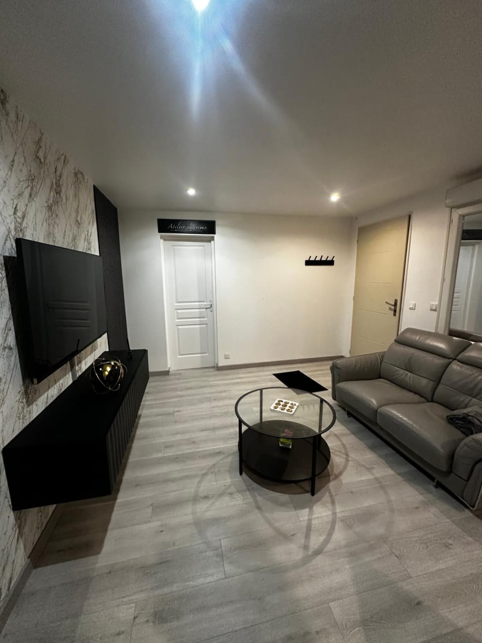 Communal lounge/ TV room, TV and multimedia, Living room, Evening entertainment