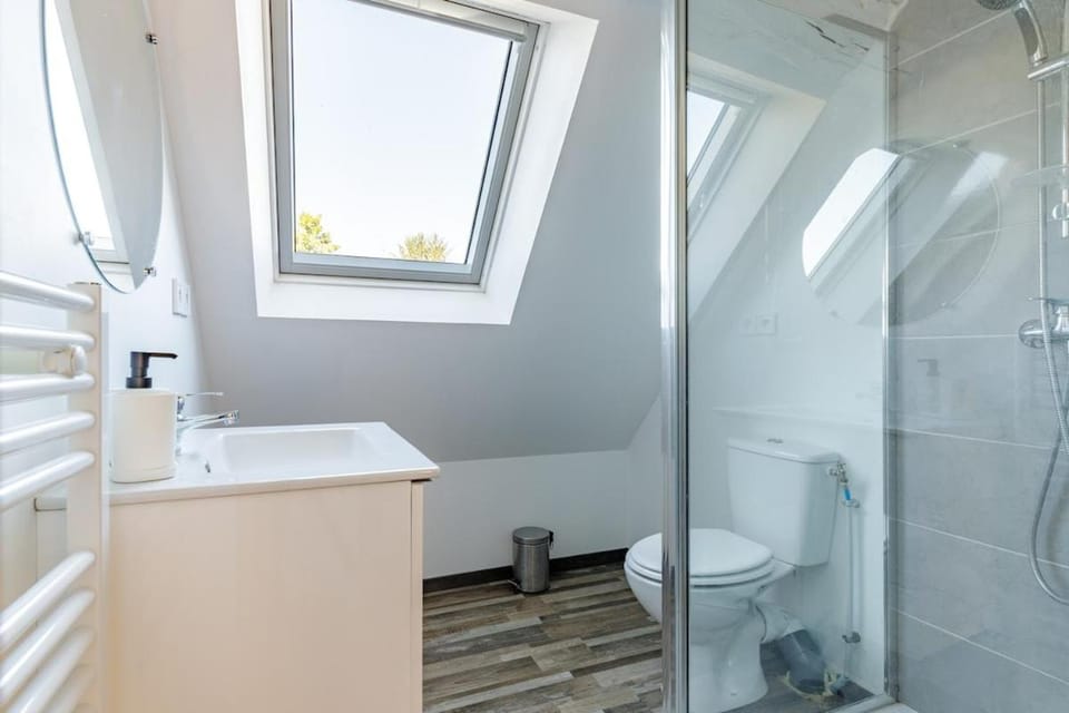 Shower, Toilet, Bathroom