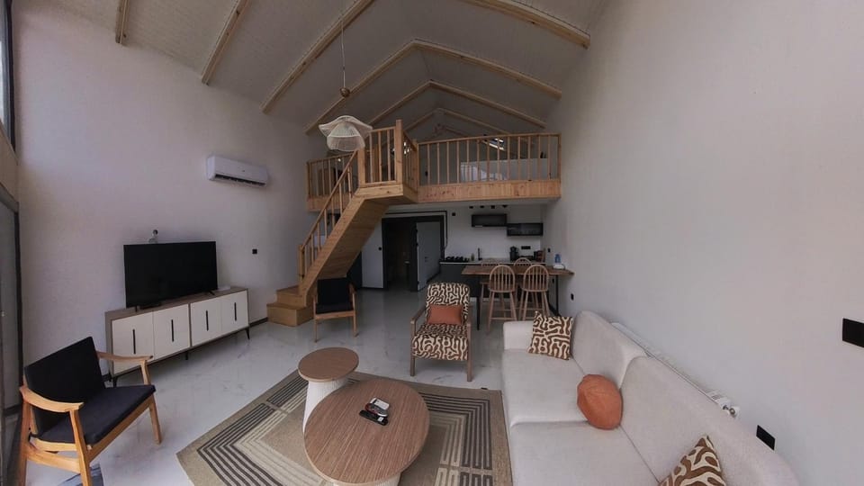 Communal lounge/ TV room, Kitchen or kitchenette, Living room, Seating area