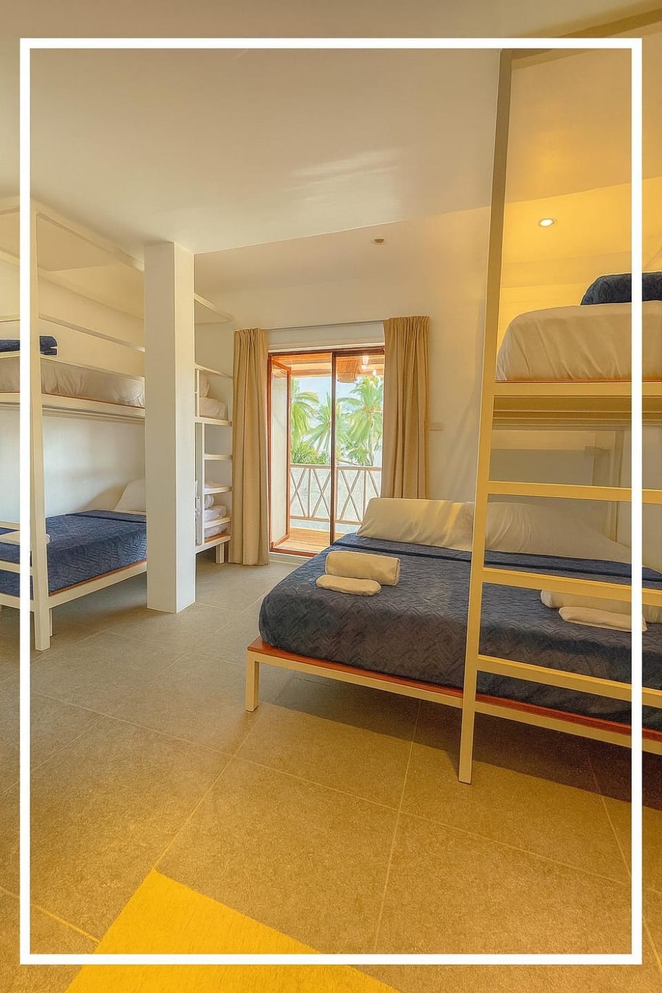 Bedroom, bunk bed