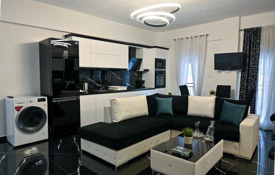 Zeusplace Black and White Retreat Apartment in Pieria, Greece