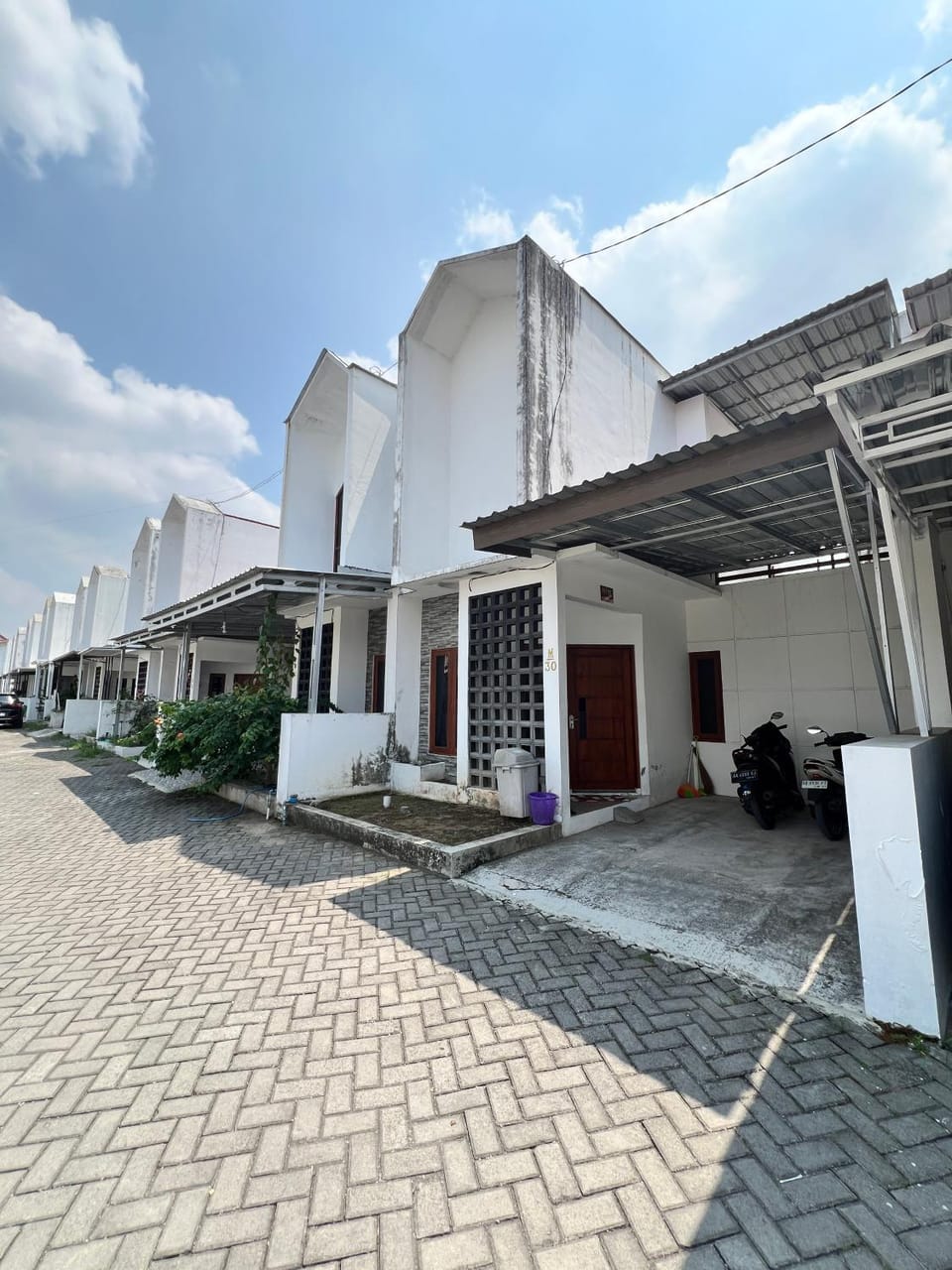 Property building, Day
