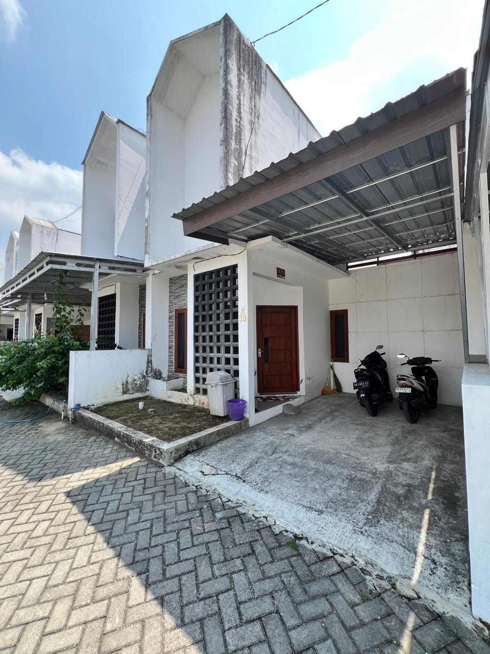 Property building, Day
