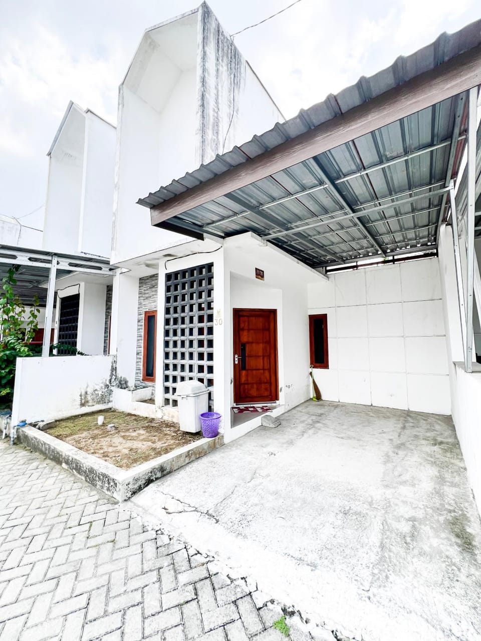 Property building, Day
