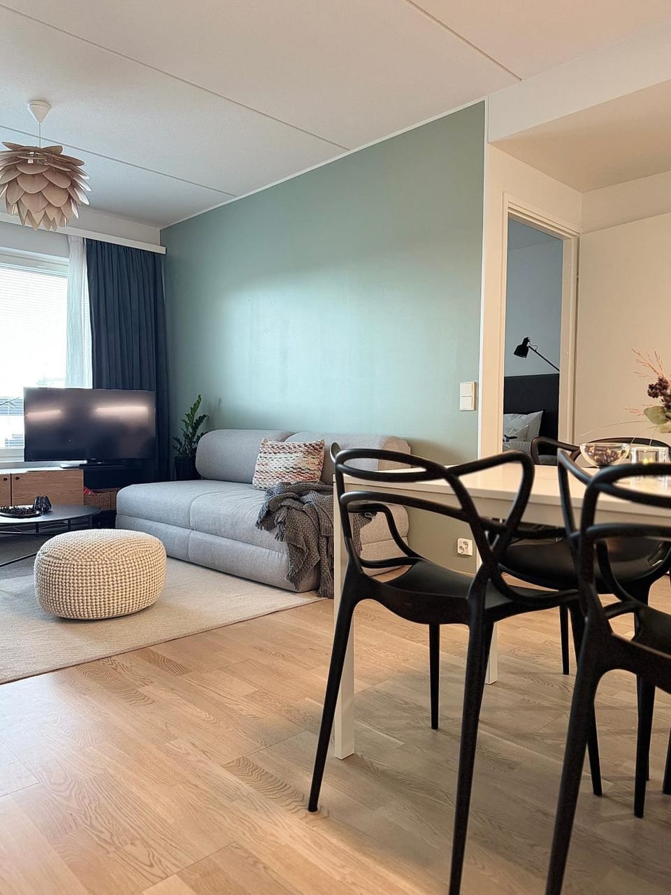 Living room, Dining area