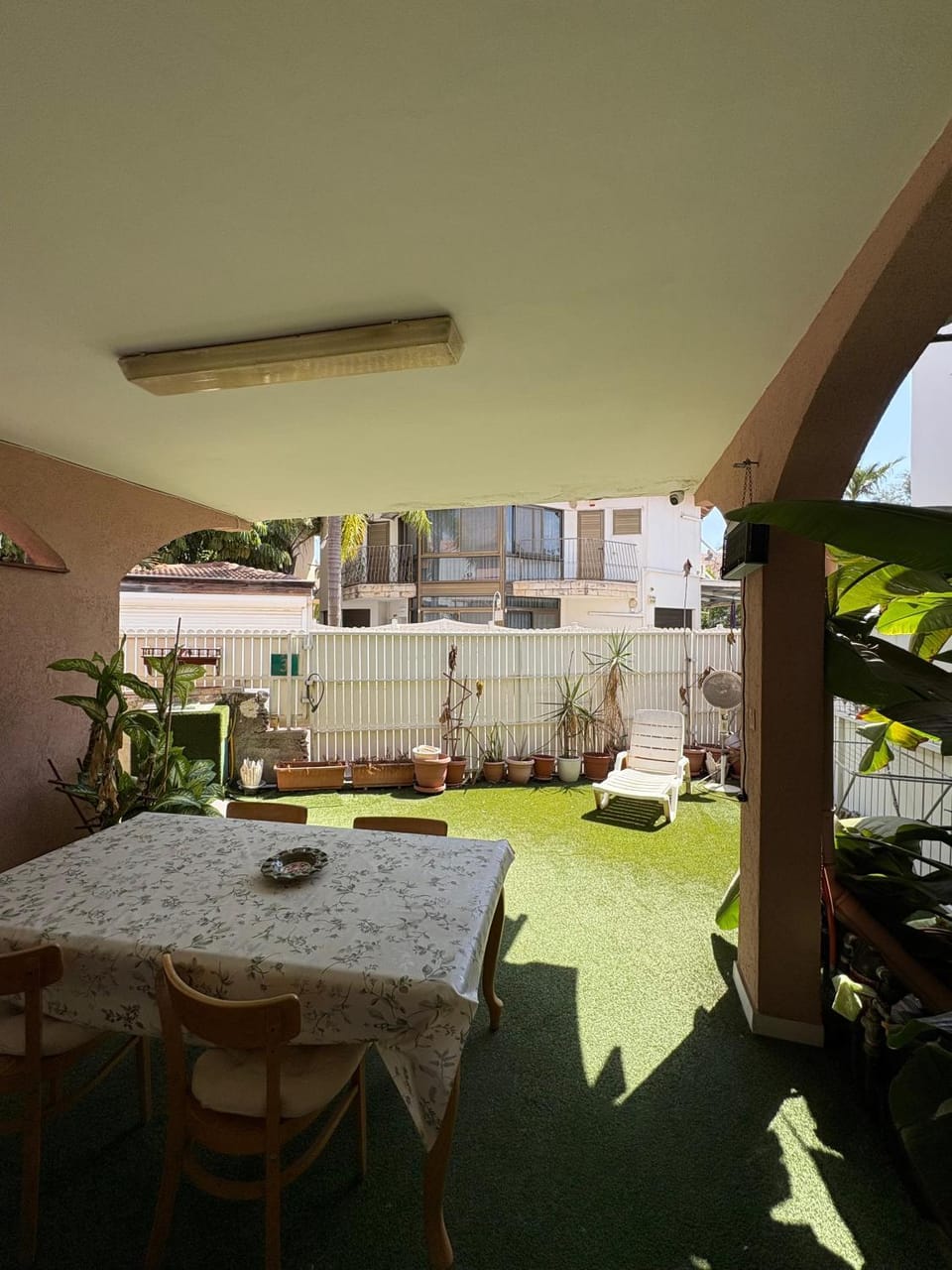 Garden, View (from property/room), Seating area, Dining area