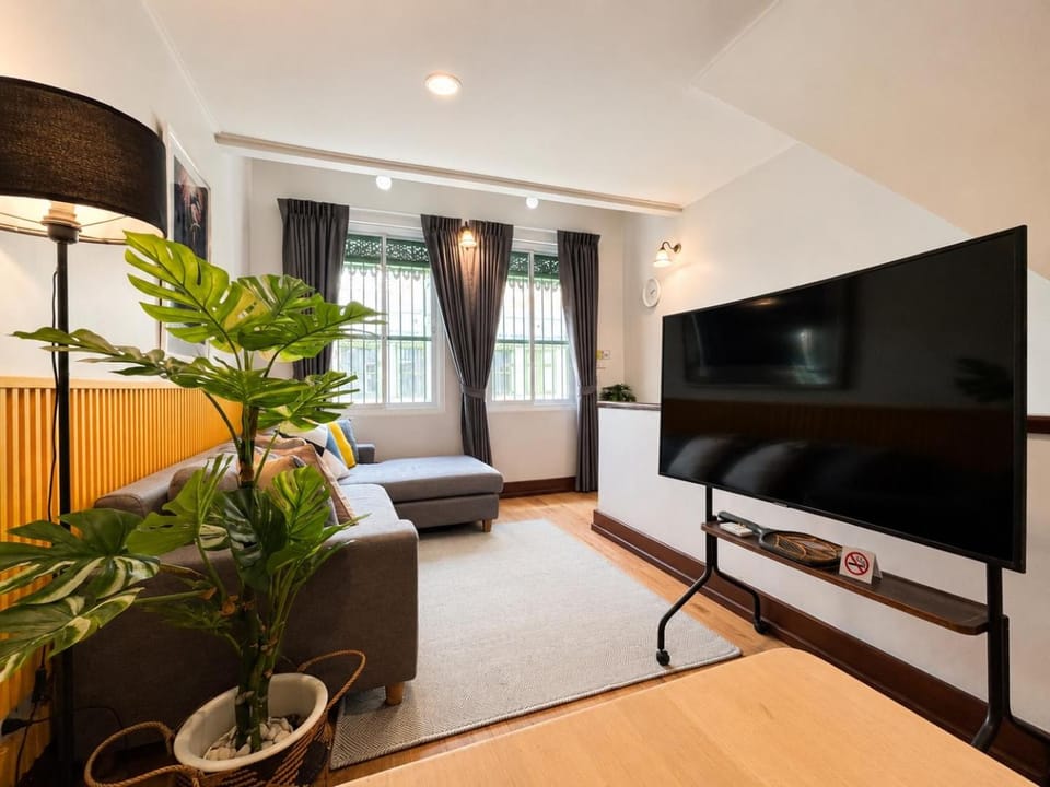 Communal lounge/ TV room, TV and multimedia, Living room, Photo of the whole room, Seating area, Evening entertainment