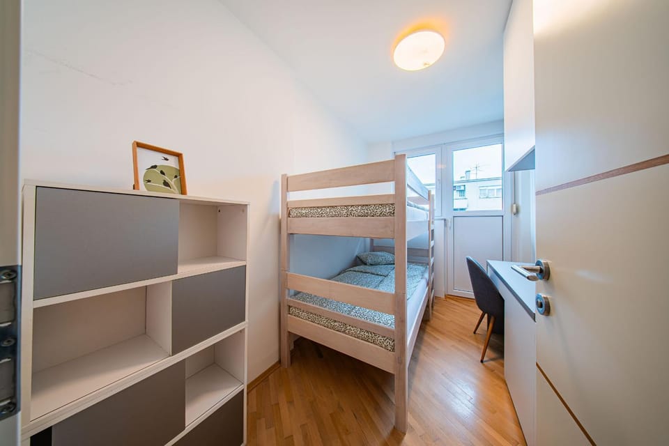 Bed, Photo of the whole room, Bedroom, bunk bed, heating, internet, wardrobe