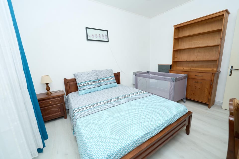Bed, Photo of the whole room, Bedroom, wardrobe