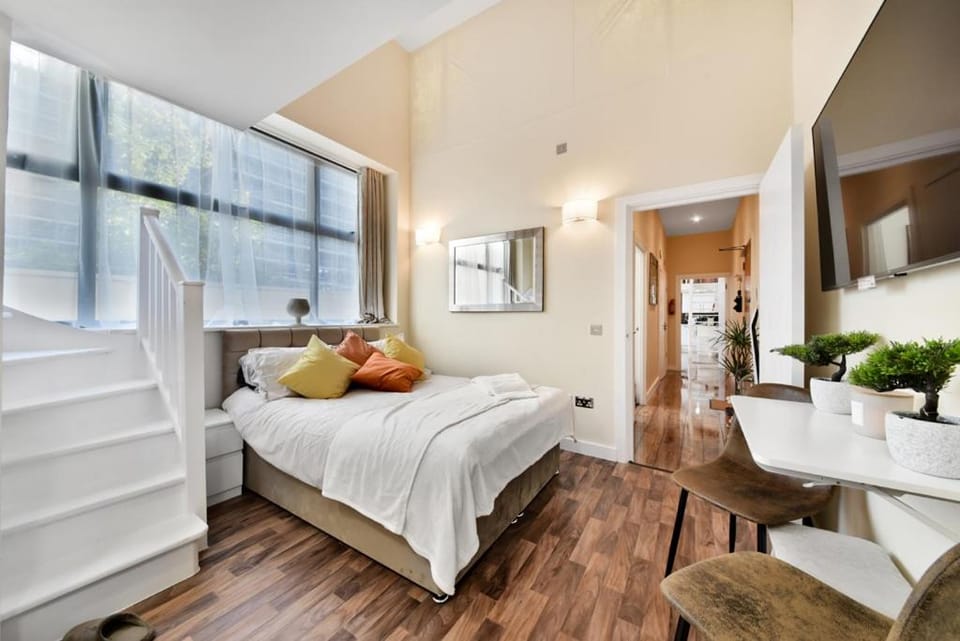 London Lets Stay Here with parking Apartment in Ilford