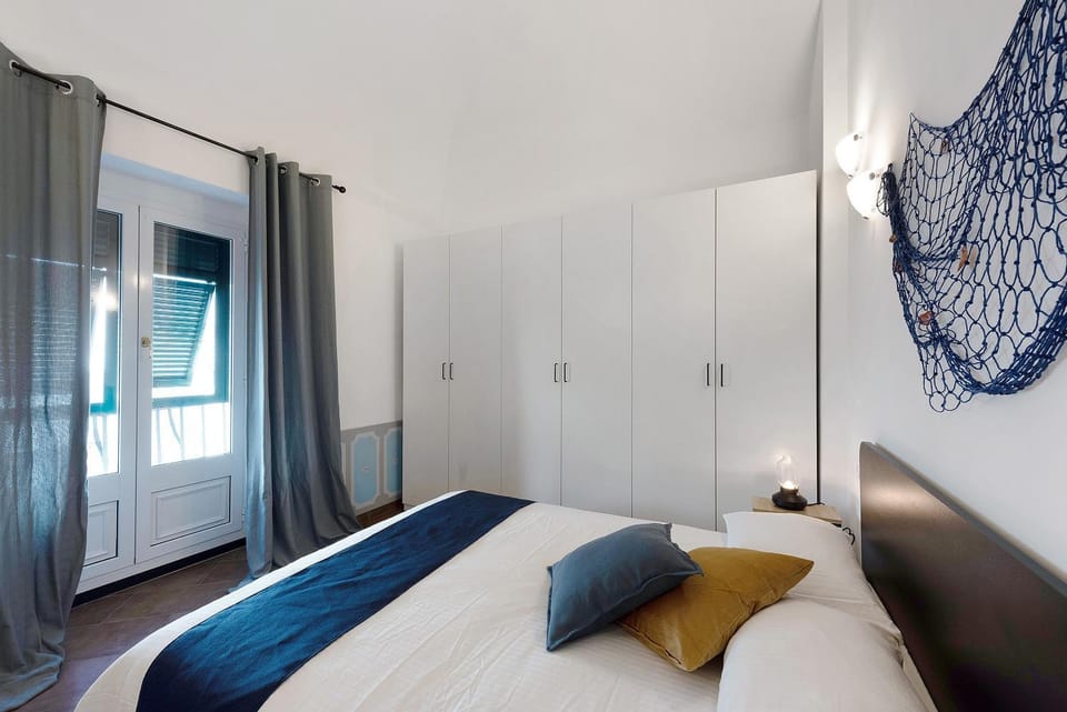 Property building, Living room, Bedroom