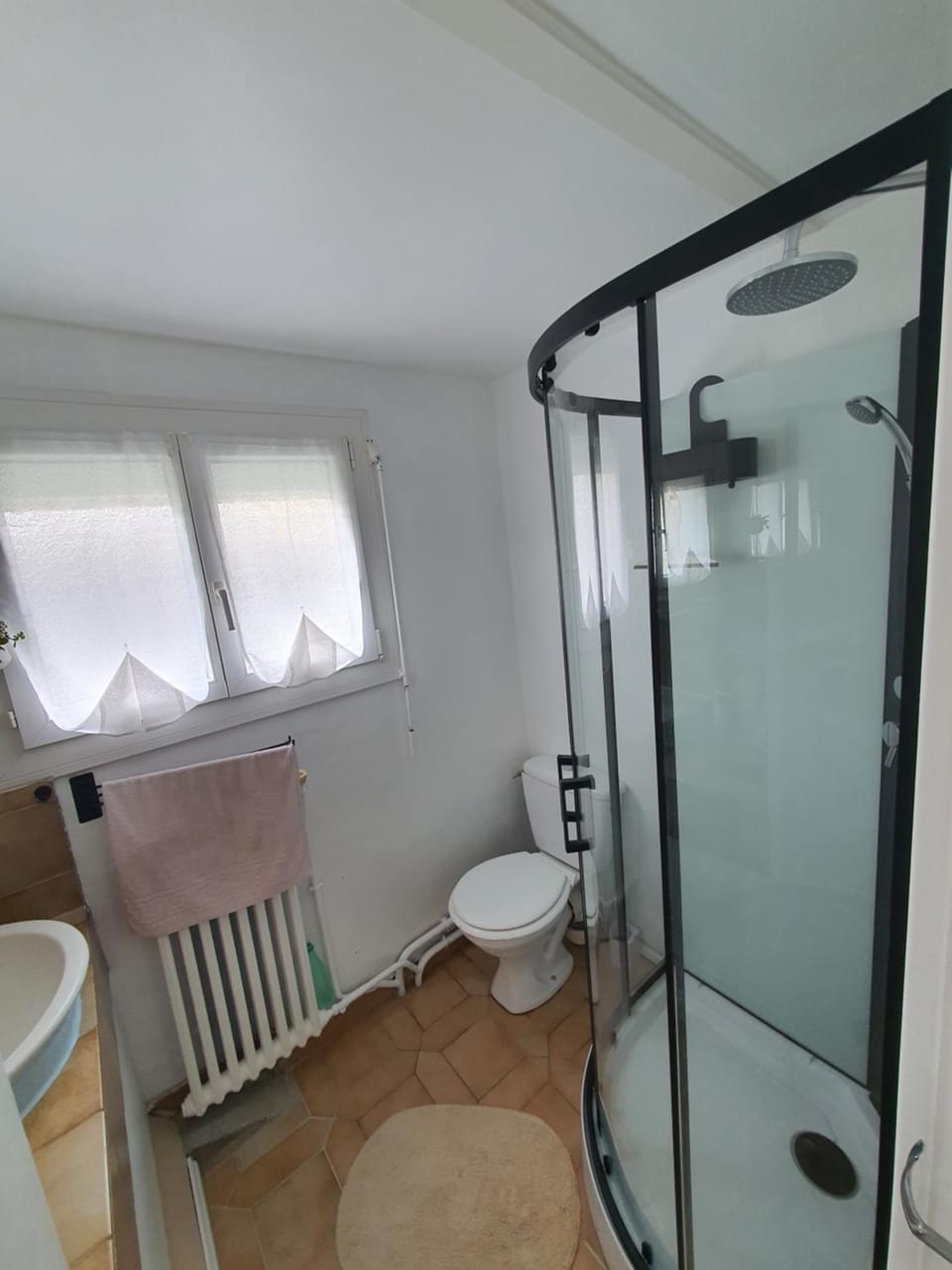 Chambre et SDB en maison de ville, Accès privé et Loggia Vacation rental in Le Mans