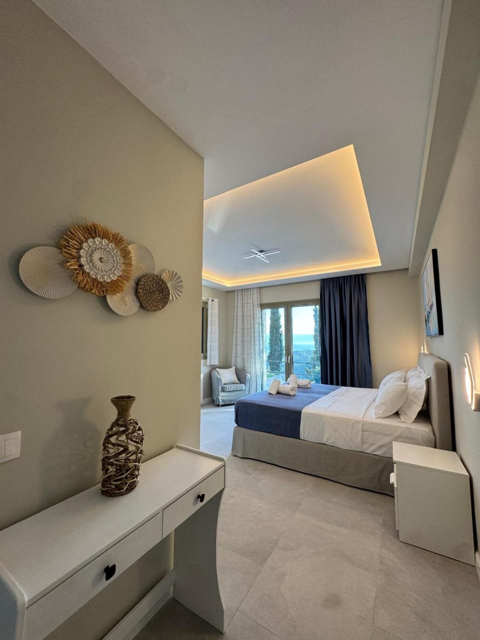 SeaForest Villa, Grand New! 2 km from Beach Villa in Corfu