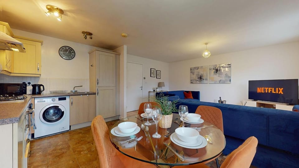 2 Bedroom House Near City Centre with Parking Apartment in Sheffield
