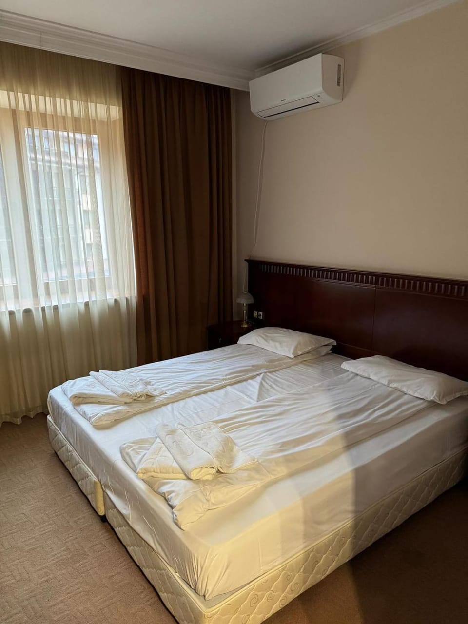 Bed, Photo of the whole room, Bedroom, air conditioner